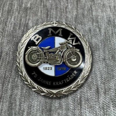 Винтажный значок мотоцикла BMW 1923-1998 75-летний юбилей 75 Jahre Kraftrader - Изображение 1 из 4