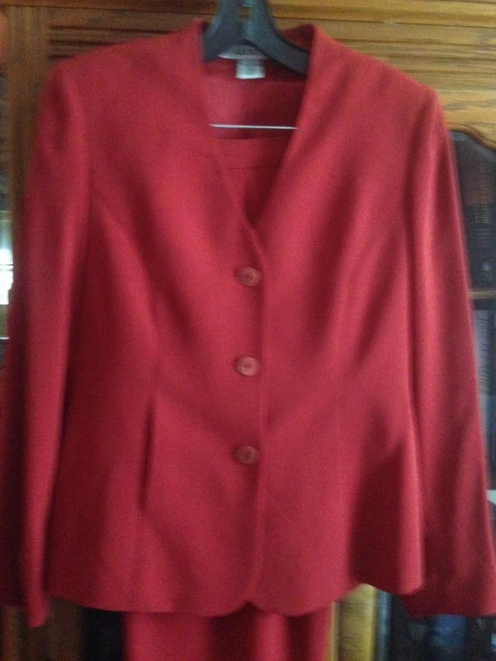 Traje Pantalón Rojo Bomberos Alfani Career 2 Piezas Talla 4 Top, Talla 8 Pantalones Foto 1 de 1