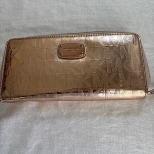 Cartera MICHAEL KORS Doble Pliegue Cremallera Alrededor Metálica Logo MK Nueva - Imagen 1 de 9