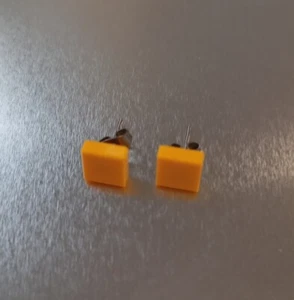 NEU Ohrstecker antiallergisch mit quadratischem Lego-Stein orange - Bild 1 von 1