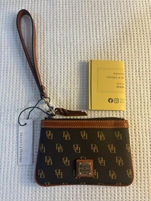 Cartera Muñequera Dooney And Bourke Gretta Marrón T'moro Nueva con Etiquetas Logo Estampado Foto 1 de 4