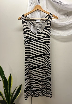 Calvin Klein Cubre Playa, Mujer Talla Mediana, Blanco y Negro A Rayas Foto 1 de 2