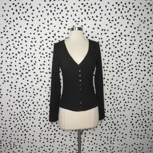 Top Anthro Maeve nero metallizzato a costine bottoni davanti maglia manica lunga taglia small - Foto 1 di 11