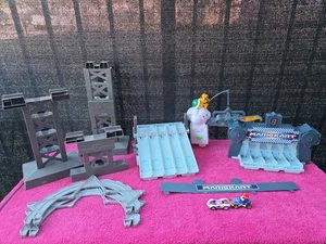 Hot Wheels Mario Kart Rainbow Road Rennbahn Set - nur Ersatzteile - Bild 1 von 8