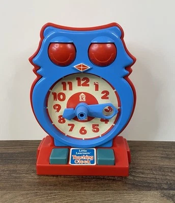 Vintage Tomy Little Learners 10" Teaching Answer Clock Owl Blue Red Plastic - Image 1 of 4