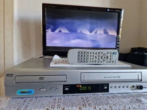 Silva Schneider DVC-3065 6-HEAD VHS VIDEORECORDER / DVD PLAYER  + FB - Foto 1 di 17