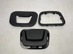 CHEVY TAHOE NEGRO MANGO COMPARTIMENTO TRASERO 2015-2020 NUEVO FABRICANTE DE EQUIPOS ORIGINALES GM 84944667 - Imagen 1 de 4