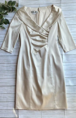 Vestido Vaina Kay Unger New York Mujer Crema Satén Cóctel Bajo Cuello en V Talla 4 Foto 1 de 4