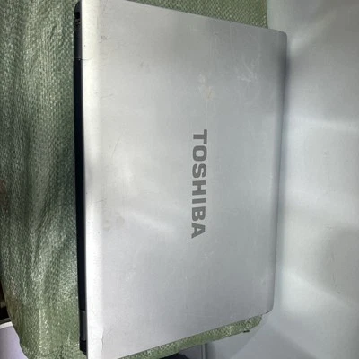 Toshiba CB30-B-103 13.3" (16GB, Intel Celeron, 2.16GHz, - Image 1 of 4