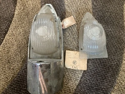 ВИНТАЖНЫЙ Б/У ОБОДОК ЗАДНЕГО ФОНАРЯ ДЛЯ ПРАВОЙ РУКИ 1954-1955 KAISER FRAISER - Изображение 1 из 4