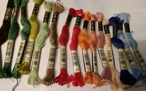 Pack 12 : 15x DMC CROSS STITCH THREADS 8 METERS FREE POST - Picture 1 of 4