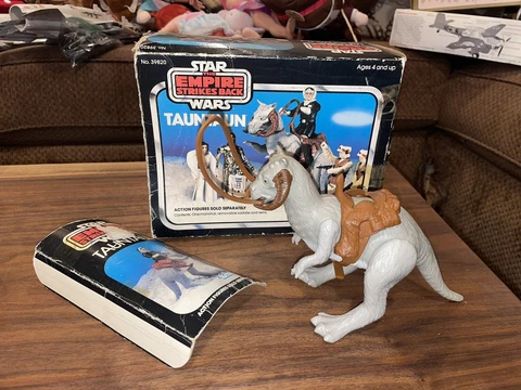 Vintage Star Wars ESB Tauntaun in the Original Box Cover