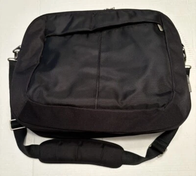 Maletín para computadora portátil Bolso de hombro/mensajero de nailon Belkin negro hasta 17" Foto 1 de 4