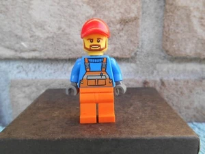 Vintage LEGO CARPENTER MINIFIGURE FIGURINE Toy 1-5/8" TALL. - Picture 1 of 8