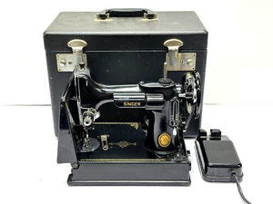 Singer Featherweight Sewing Machine 221-1 USA 1952 w/ New Belt TESTED SEE VIDEO - Picture 1 of 14