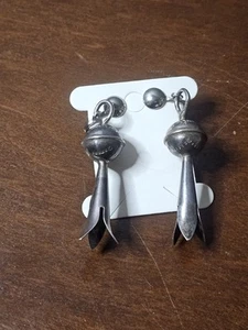 Vintage Pair Navajo Sterling Silver Squash Blossom Dangle Screwback Earrings - Picture 1 of 4