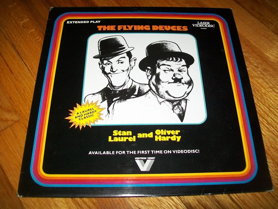 THE FLYING DEUCES Laserdisc LD VERY GOOD CONDITION VERY RARE LAUREL AND HARDY! Foto 1 de 1