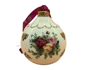 Original vintage Royal Albert Old Country Roses Christmas tree bauble. c1962. - Picture 1 of 5