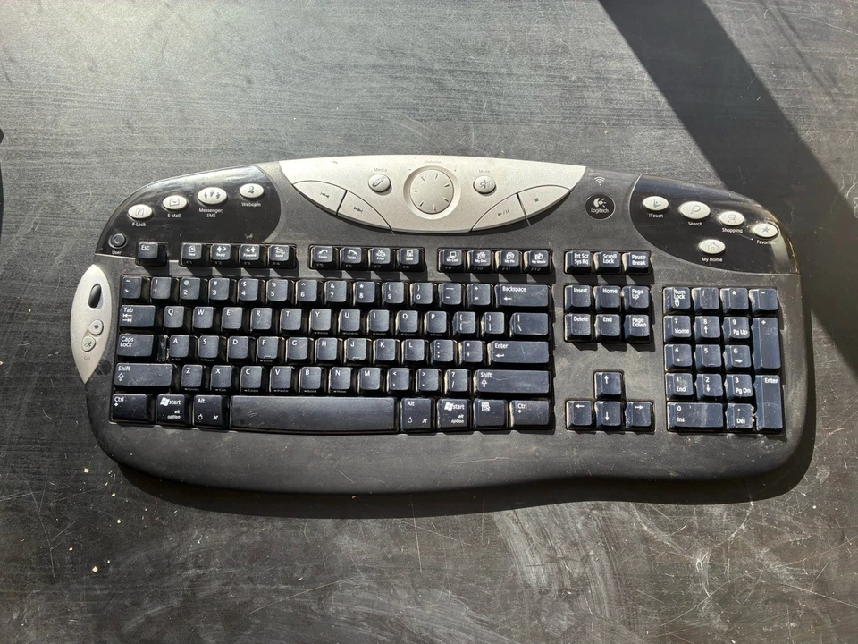 LOGITECH black cordless Y-RJ20 Keyboard untested - Image 1 of 3