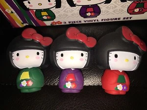 SELTENES Hello Kitty Sammlerstück 3 Vinyl Set JANM Japanisch Amerikanisches Nationalmuseum - Bild 1 von 9