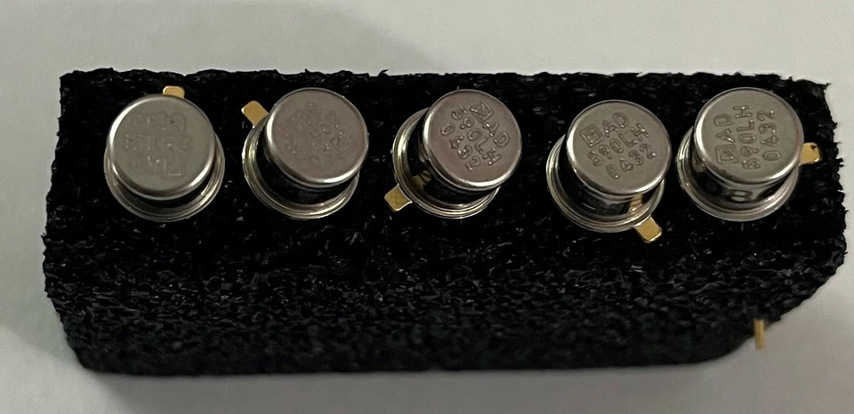 AD590LH 2-Terminal IC Temperature Transducer, 1 piece - Image 1 of 1