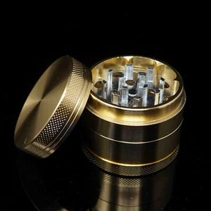 Molinillo de tabaco/hierbas/especias de aluminio dorado 2,5 pulgadas 4 piezas - Vendedor de EE. UU. - Imagen 1 de 3