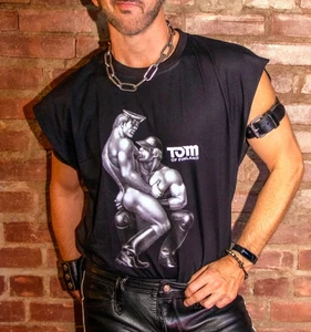 TOM OF FINLAND  LEATHERMENS NIPPLES MENS SLEEVELESS T SHIRT GAY CULTURE T-SHIRT - Picture 1 of 7