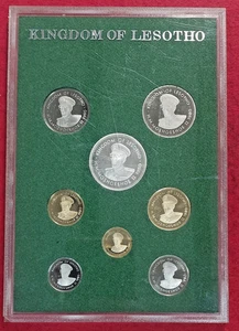 LESOTHO 1980 PROOF SET 8 COINS 1 SENTE to 1 LOTI IN ROYAL MINT PRESENTATION CASE - Picture 1 of 2