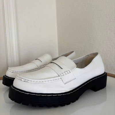 Mocasines gruesos sin cordones Torrid para mujer talla 10,5 WW de cuero sintético blanco Y2K Foto 1 de 4