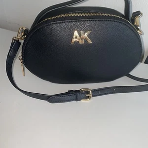 ANNE KLEIN - CROSSBODY BLACK PURSE - DETACHABLE STRAP - Picture 1 of 8