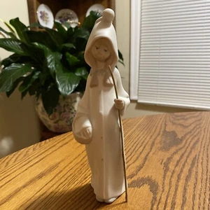 Lladro Matte Porcelain Figurine Shepherdess Girl In Hood Made In Spain - Picture 1 of 7