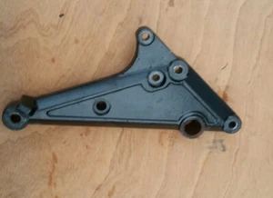 Kawasaki GPZ 750 R1. Kz 750. Z. 1982 rechte seitliche Fußstütze Aufhängerhalterung  - Bild 1 von 2