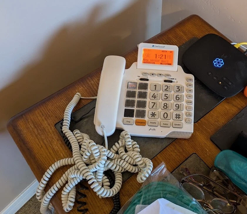 CLEARSOUNDS Senior Amplificado Teléfono Fijo Luz FUERTE E INTERMITENTE Buzón de Voz Foto 1 de 1