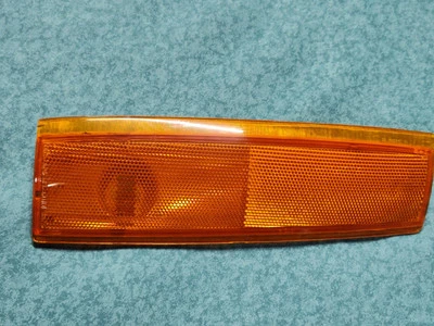 Lente marcadora lateral guía derecha GM # 5975199 C/K camioneta Chevrolet GMC 1988-93 NUEVO DE STOCK Foto 1 de 4