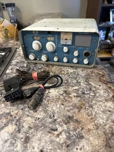 Ricetrasmettitore radioamatore Polytronics Poly-Comm 6 metri vintage NON TESTATO leggi ๐ - Foto 1 di 15