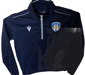 Colchester United FC Trainingsjacke 1/4 Zip blau Macron Youth Größe XXS - Bild 1 von 10