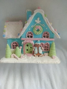 ARBEITSFÄHIGES PASTELL-LEBKUCHENHAUS Valerie Parr Hill BLAU Junge WEIHNACHTEN Urlaub - Bild 1 von 13
