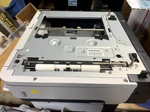 Bandeja alimentadora de hojas HP CE998A 500 LaserJet M601 M602 M603 P4014 P4015 P4515 - Imagen 1 de 5