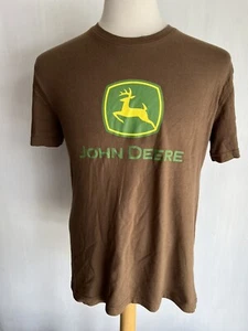 JOHN DEERE (2017) Official Men's USA Tractors Farm Deer Logo T-Shirt Size Medium - Picture 1 of 5