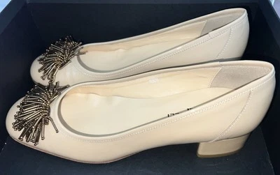 Pompón Sesto Meucci Firenze charol desnudo punta redonda con cuentas bronce 8,5 N Foto 1 de 4