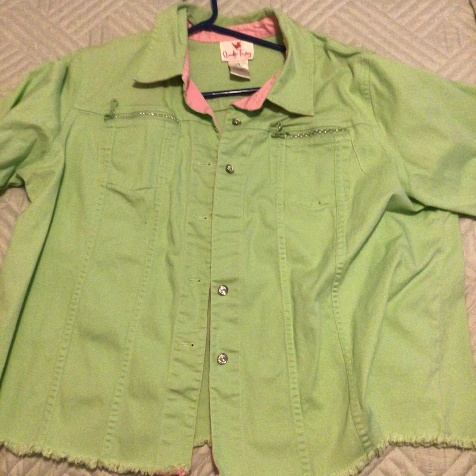 quacker factory green jacket one button missing - Image 1 of 1
