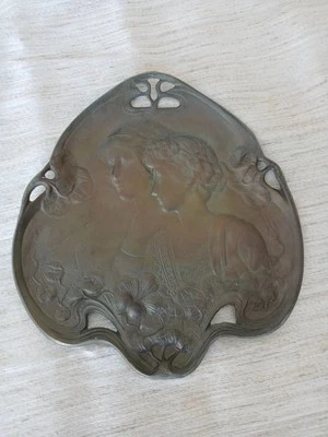 Plato de plata Art Nouveau "Dos doncellas" sobre cobre? Tocador/bandeja/arte de pared WMF Foto 1 de 4