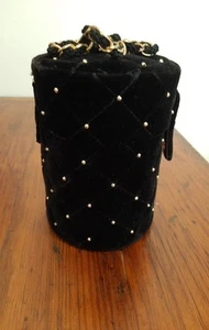 Bolso de Noche Muñeca Magid Negro Terciopelo Dorado Cuentas Cilindro/Cubo - Imagen 1 de 12