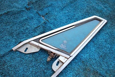 ALFA ROMEO SPIDER RIGHT VENT GLASS WITH FRAME SEAL 82 83 85 86 87 89  - Image 1 of 4