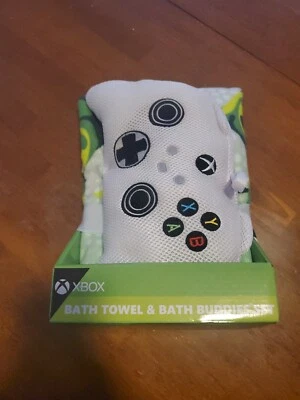 Xbox "Jump In" Green & White Controller & Logo Bath Towel & Bath Buddy Set - Image 1 of 3