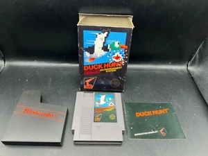 Duck Hunt Hangtab 5-Schrauben Black Box Nintendo NES komplett in Box CIB WATA CGC - Bild 1 von 12