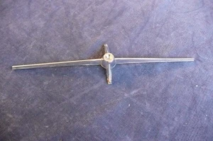 1966 Cadillac park turn lamp cross trim CAD323 - Picture 1 of 9