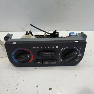 2000-2002, Saturn SC2, Controle de Temperatura com AC, Número da Peça - 21031429 - Imagem 1 de 4