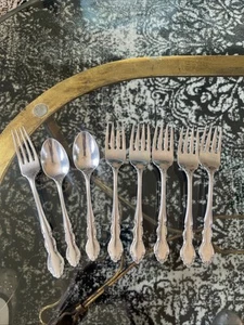 8 Oneida DOVER Stainless Flatware Heirloom Cube Glossy USA Forks, Teaspoons - Picture 1 of 20