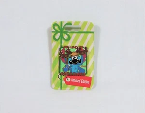 Disney 2018 Christmas Season Greetings Reindeer Stitch 3D Hinged Pin LE 5000 NEW - Picture 1 of 2